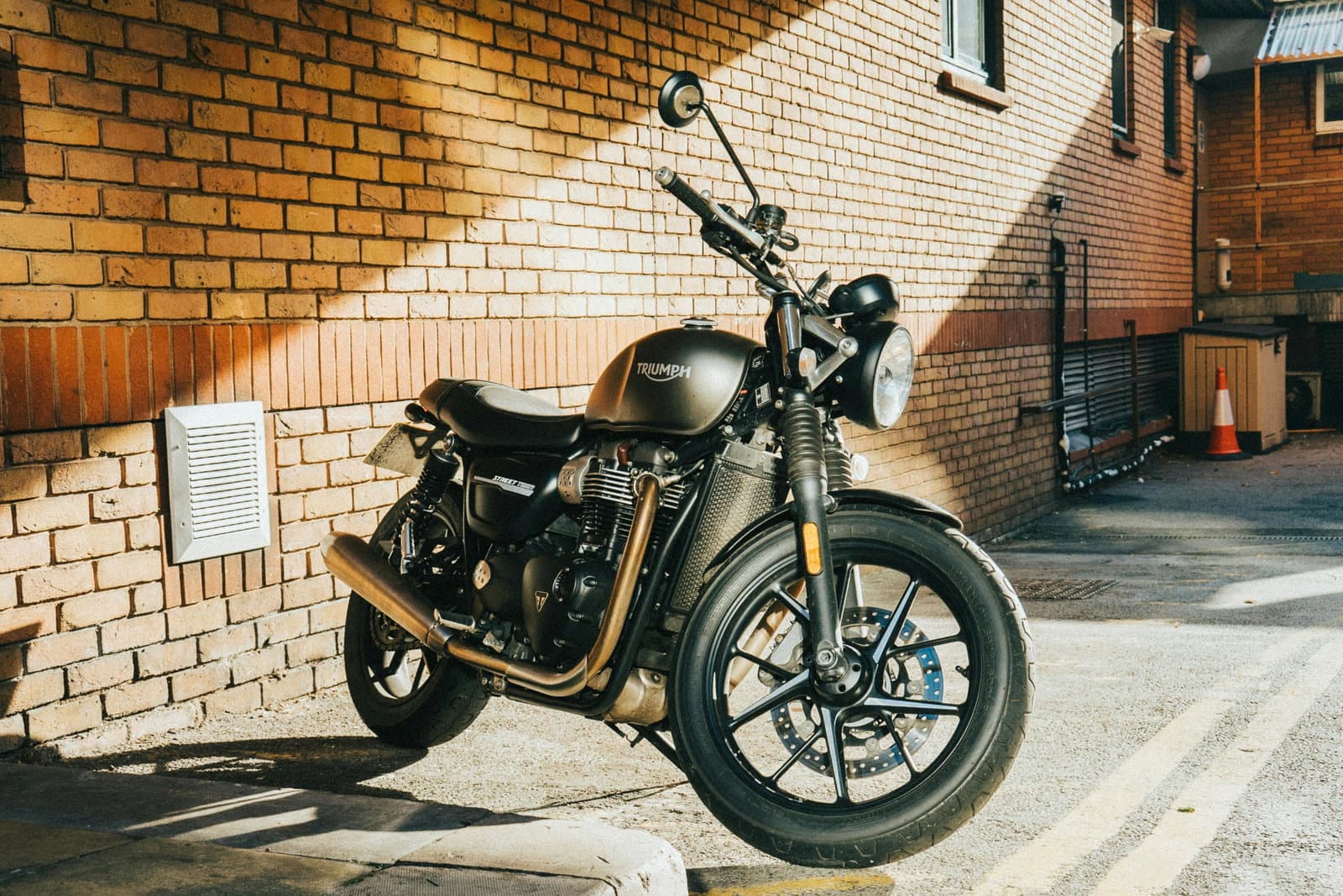 Triumph Motorrad verkaufen mit MotoBuy