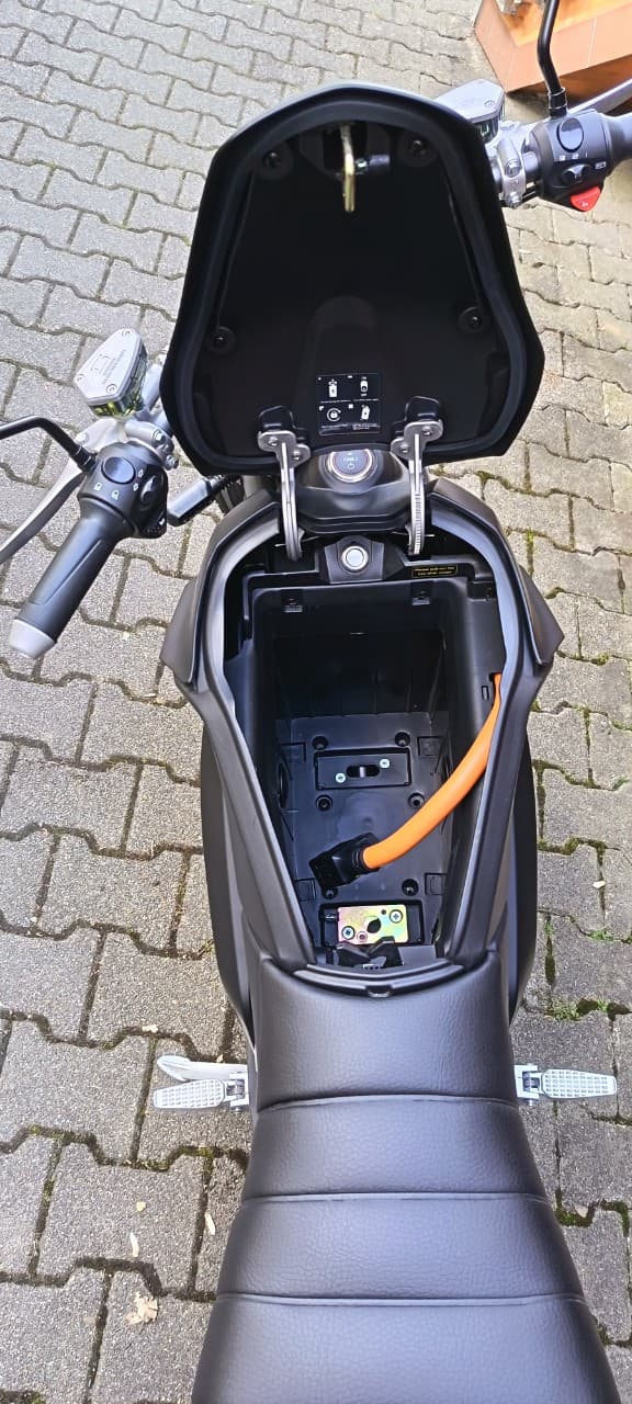 Super Soco TC Max (07.2023) – Foto 4