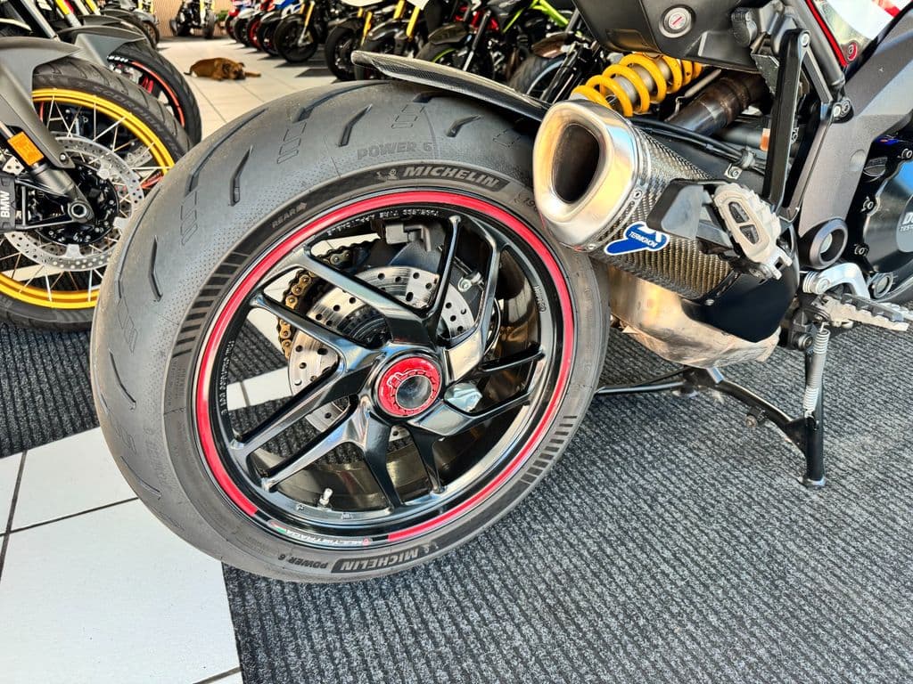 Ducati Multistrada 1200 S Touring *Carbon*Zubehör* (01.11.2013) – Foto 6