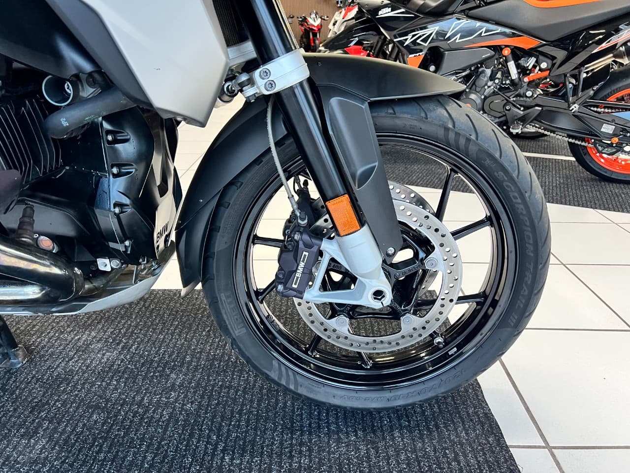 BMW R 1250 GS Triple Black *4 Pakete*SHZ*1.Hand* (01.09.2021) – Foto 4