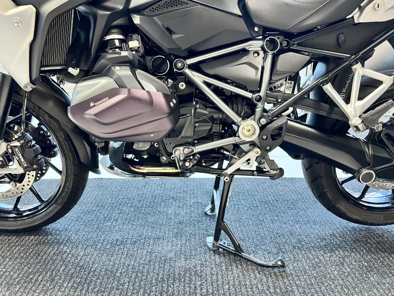 BMW R 1250 GS Triple Black *4 Pakete*SHZ*1.Hand* (01.09.2021) – Foto 10