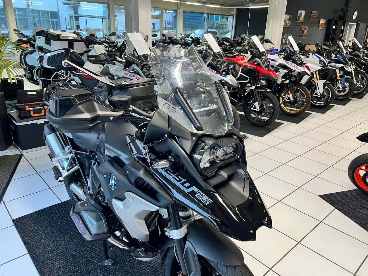 BMW R 1250 GS Triple Black *4 Pakete*SHZ*1.Hand* (01.09.2021) – Foto 14