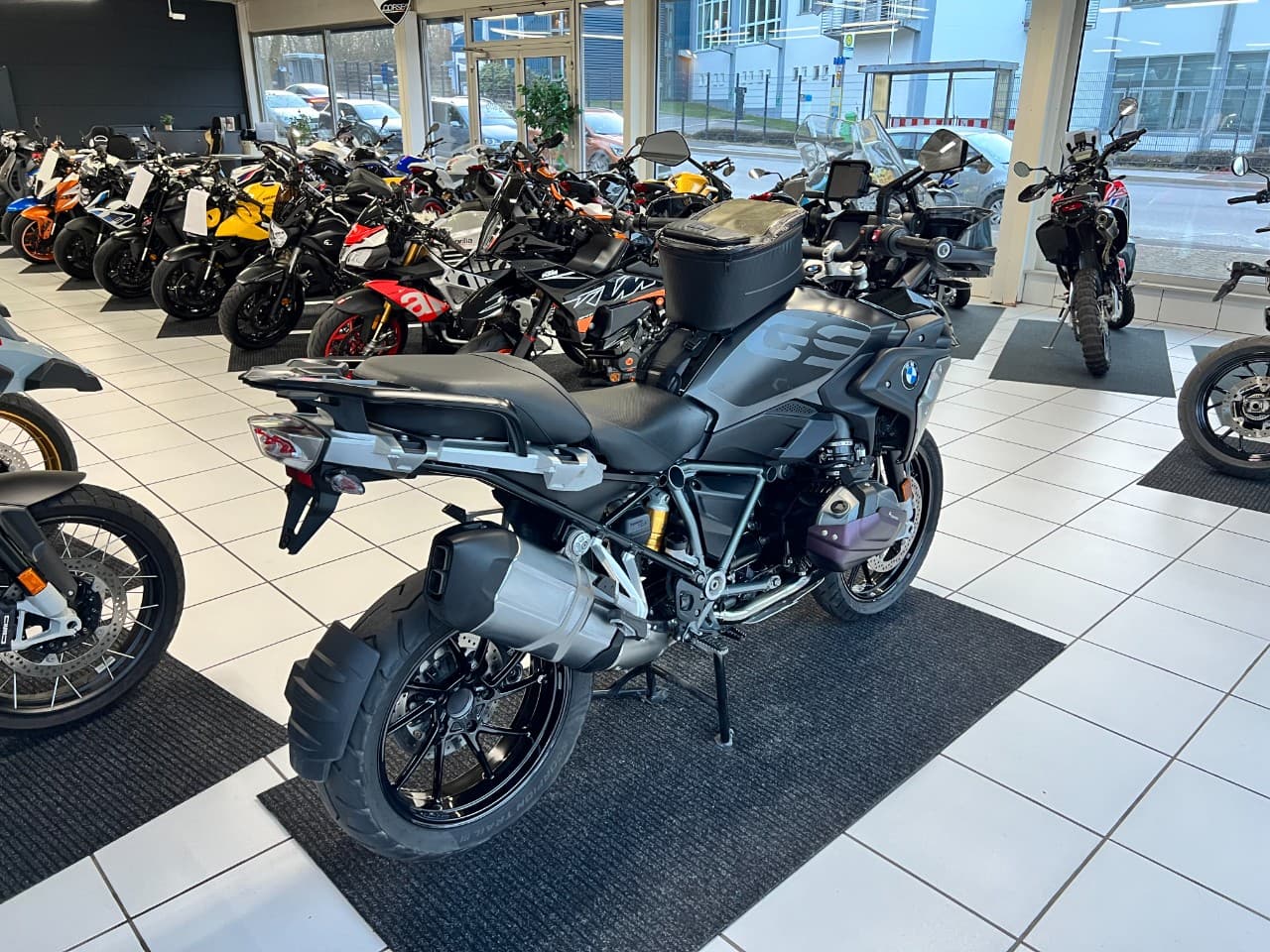 BMW R 1250 GS Triple Black *4 Pakete*SHZ*1.Hand* (01.09.2021) – Foto 8