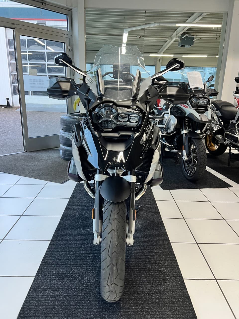 BMW R 1250 GS Triple Black *4 Pakete*SHZ*1.Hand* (01.09.2021) – Foto 13
