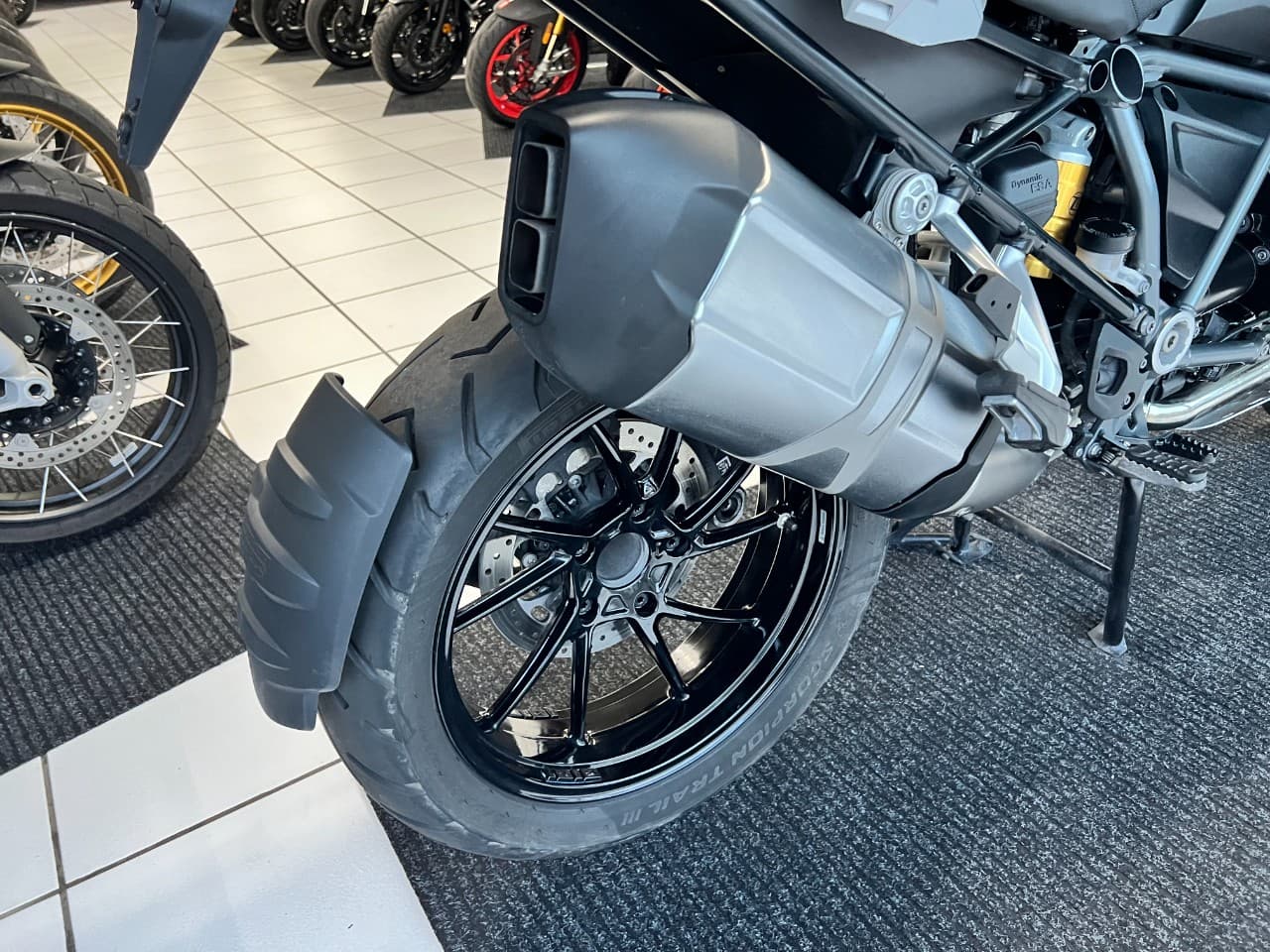 BMW R 1250 GS Triple Black *4 Pakete*SHZ*1.Hand* (01.09.2021) – Foto 6