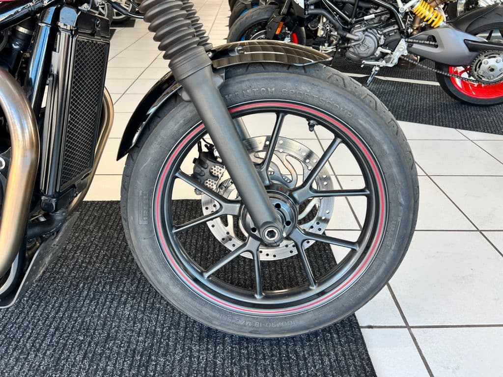 Triumph Street Twin 900 (01.01.2016) – Foto 4