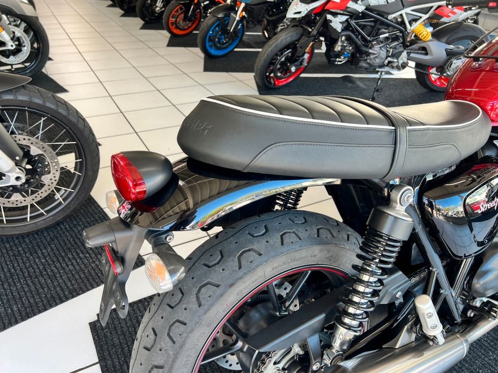Triumph Street Twin 900 (01.01.2016) – Foto 7