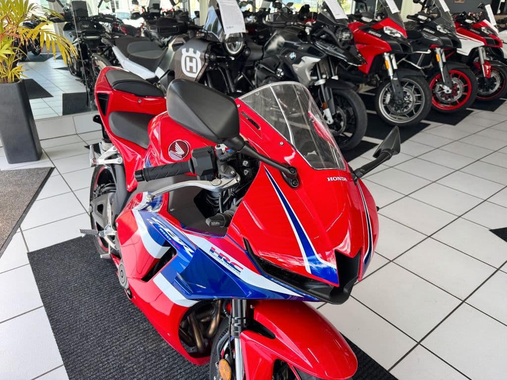 Honda CBR 600 RR *1.Hand* (06.2024) – Foto 14
