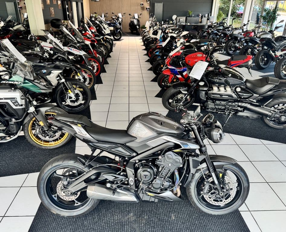 Triumph Street Triple 765 R *1.Hand* (03.2024) – Foto 1