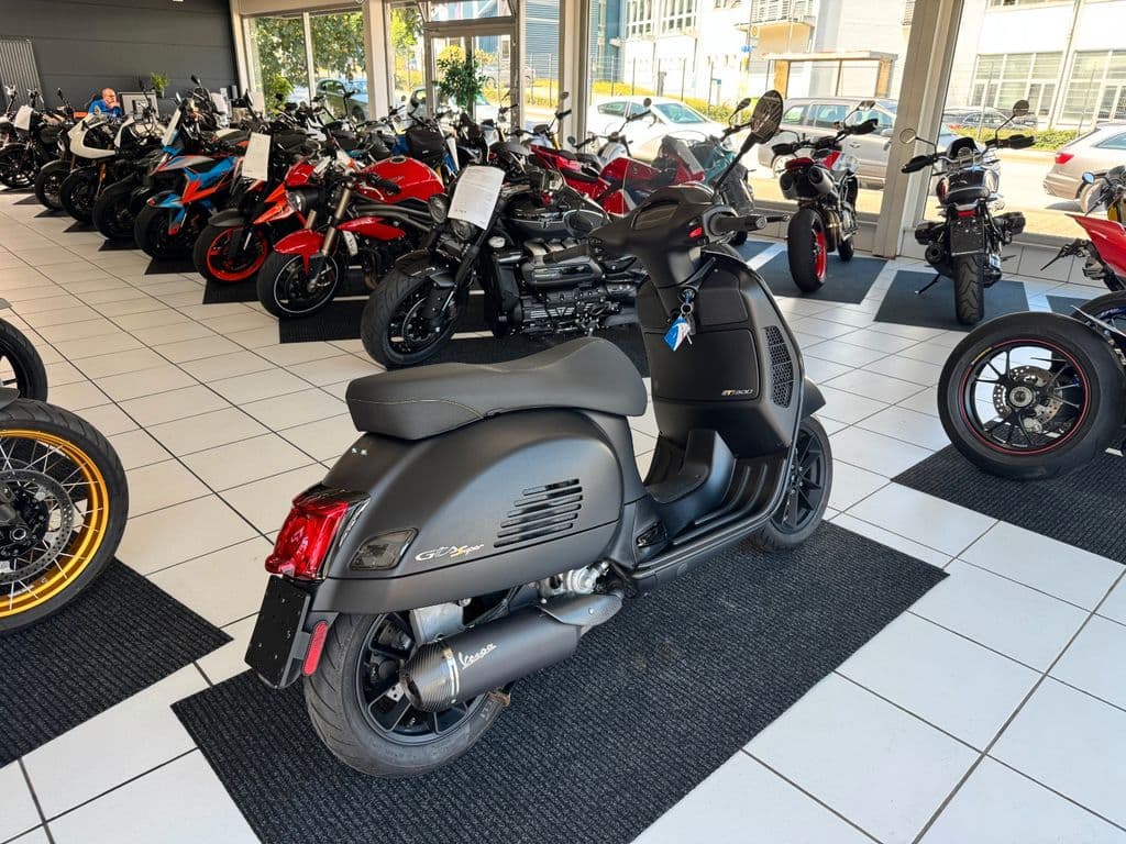 Vespa GTS 300 Super Tech *Bitubo*13 Zoll*Malossi*Notte (12.2020) – Foto 7
