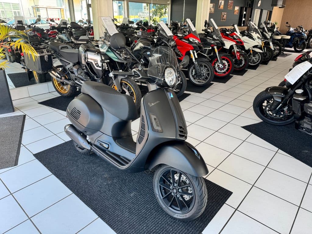 Vespa GTS 300 Super Tech *Bitubo*13 Zoll*Malossi*Notte (12.2020) – Foto 3