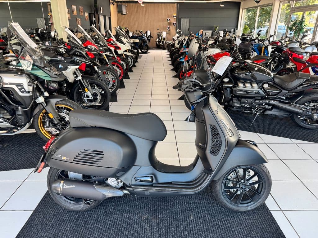 Vespa GTS 300 Super Tech *Bitubo*13 Zoll*Malossi*Notte (12.2020) – Foto 2