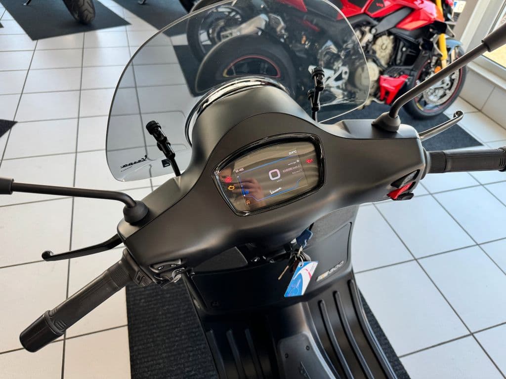 Vespa GTS 300 Super Tech *Bitubo*13 Zoll*Malossi*Notte (12.2020) – Foto 14