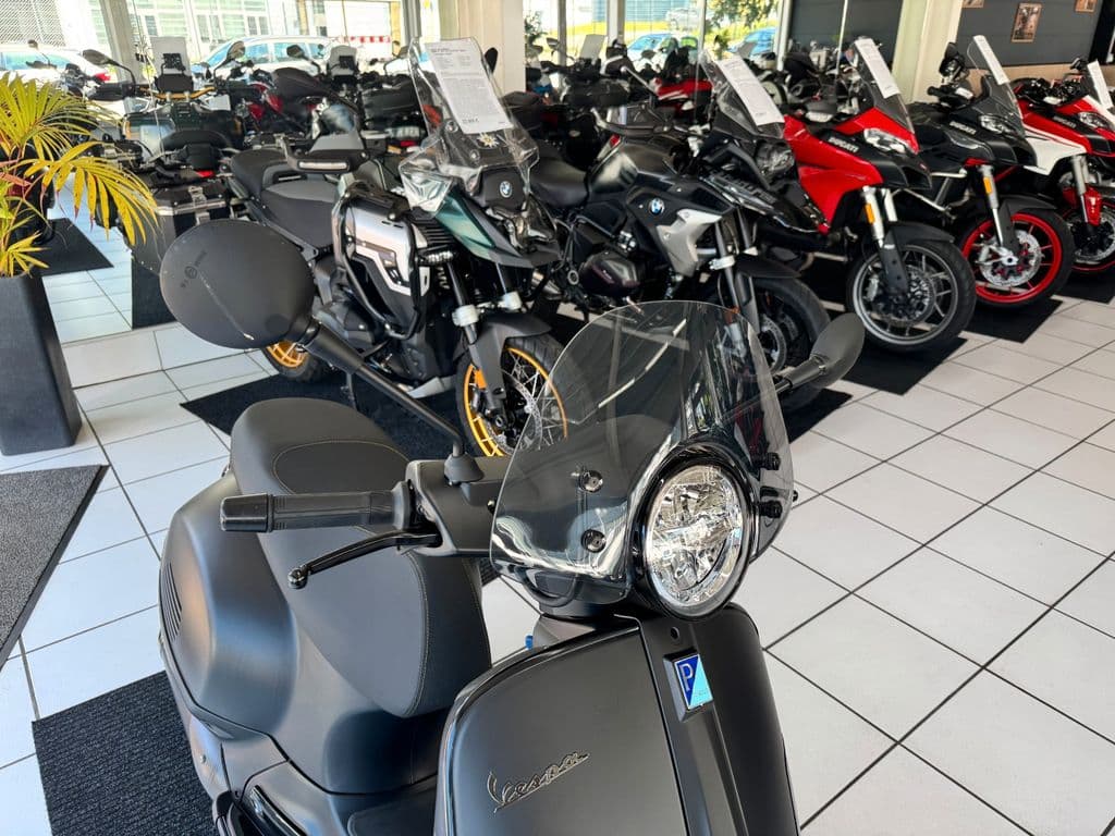 Vespa GTS 300 Super Tech *Bitubo*13 Zoll*Malossi*Notte (12.2020) – Foto 13