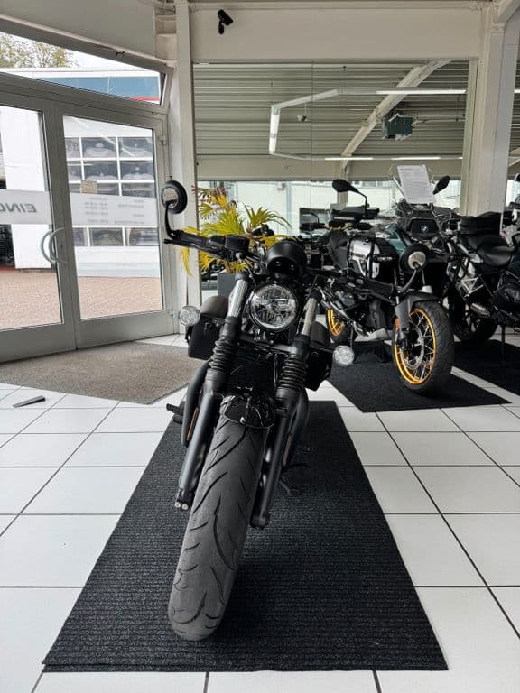 Triumph Bonneville Bobber Black *1.Hand*Seitentaschen* (03.2021) – Foto 12