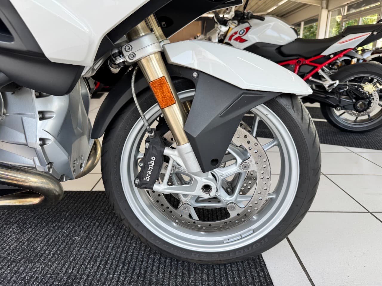 BMW BMW R 1200 RT LC *3 Pakete*Radio* (01.01.2018) – Foto 4