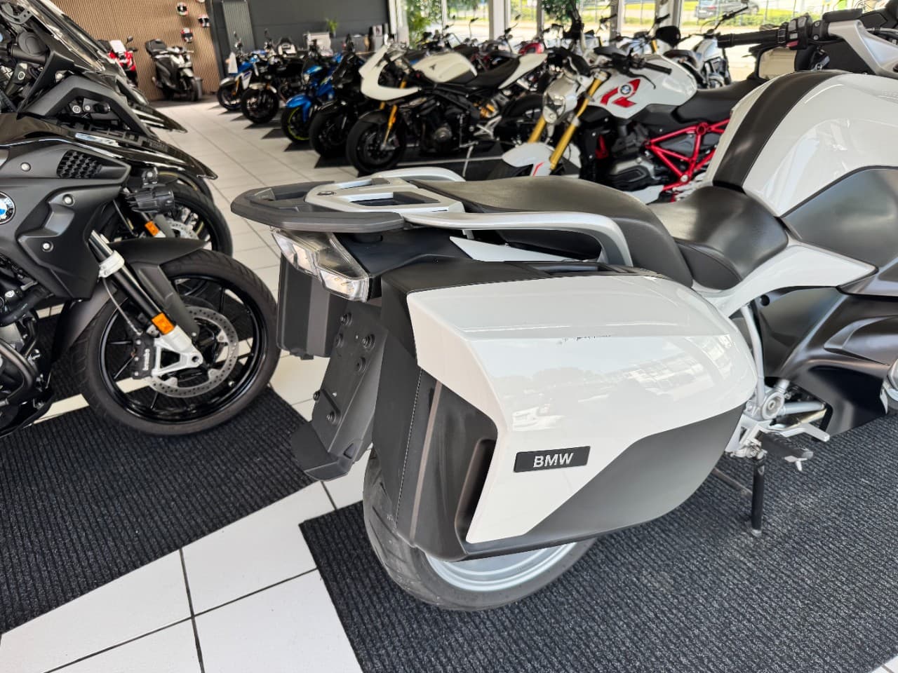BMW BMW R 1200 RT LC *3 Pakete*Radio* (01.01.2018) – Foto 7