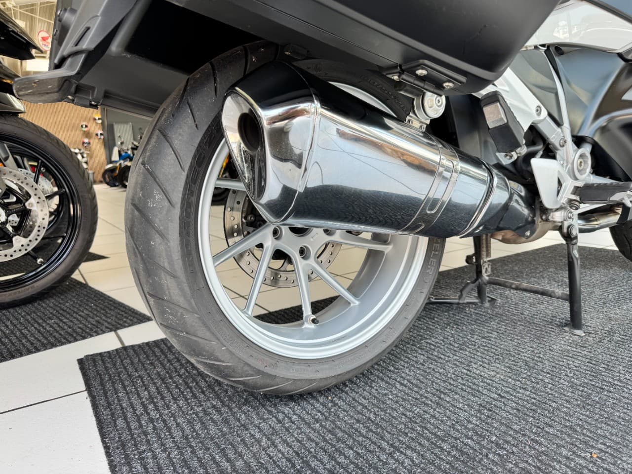 BMW BMW R 1200 RT LC *3 Pakete*Radio* (01.01.2018) – Foto 6