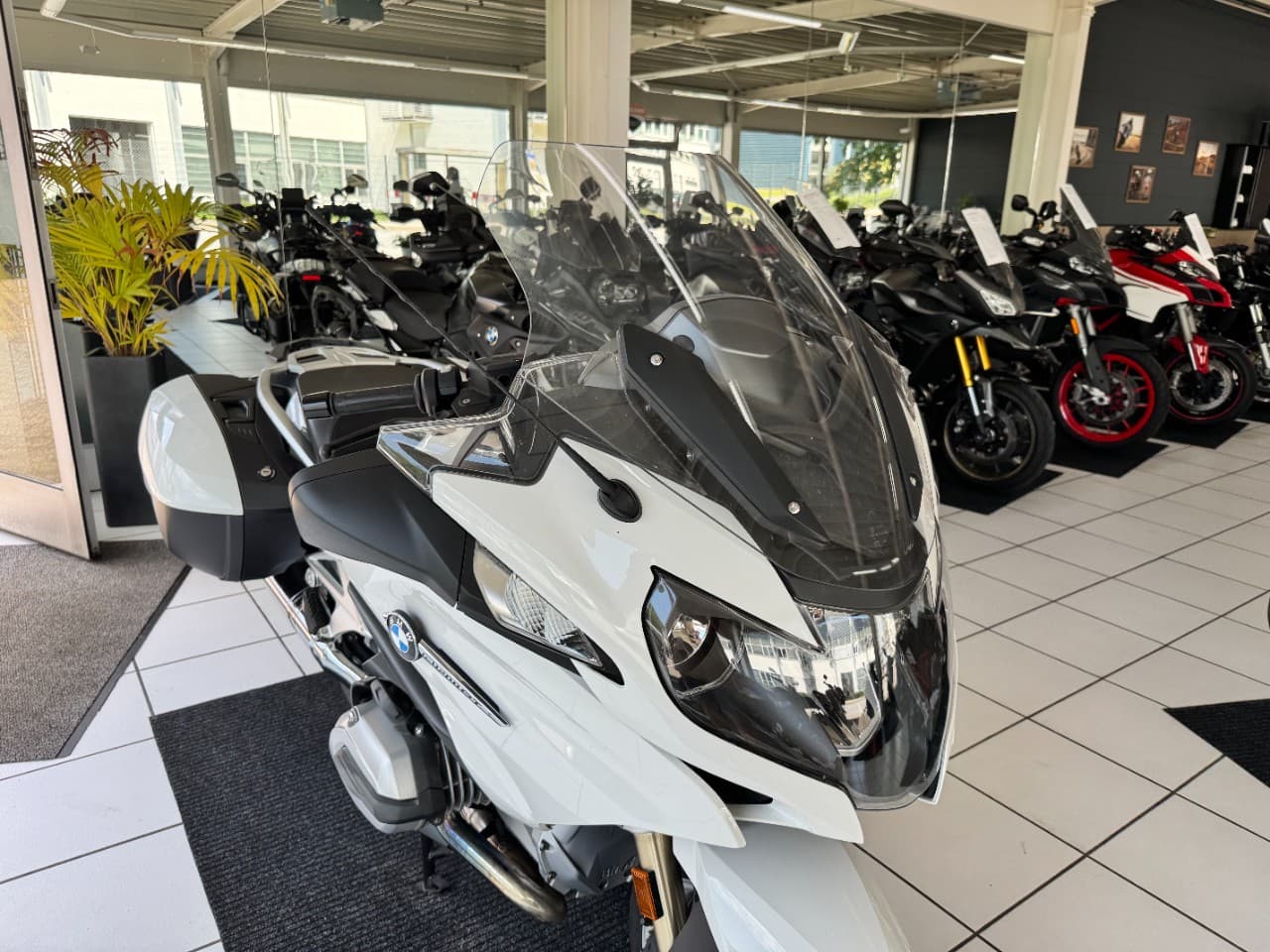 BMW BMW R 1200 RT LC *3 Pakete*Radio* (01.01.2018) – Foto 14