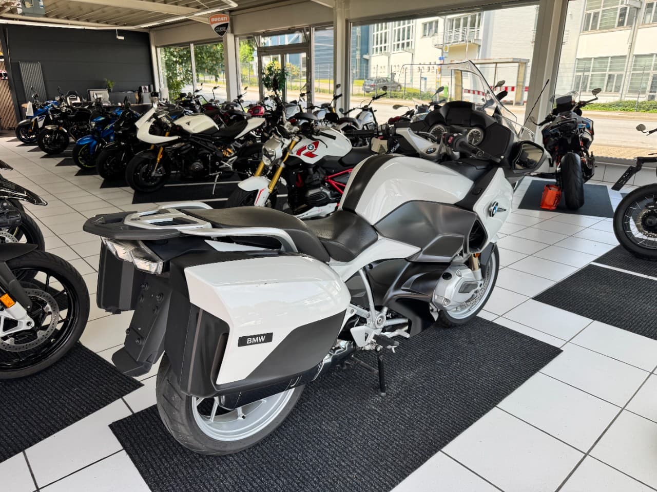 BMW BMW R 1200 RT LC *3 Pakete*Radio* (01.01.2018) – Foto 8