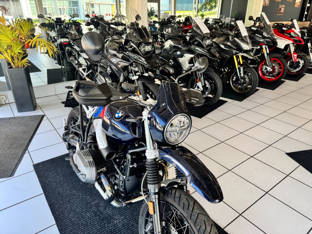 BMW R nineT Urban G/S *R nine T Urban GS*Komfort* (01.08.2022) – Foto 14