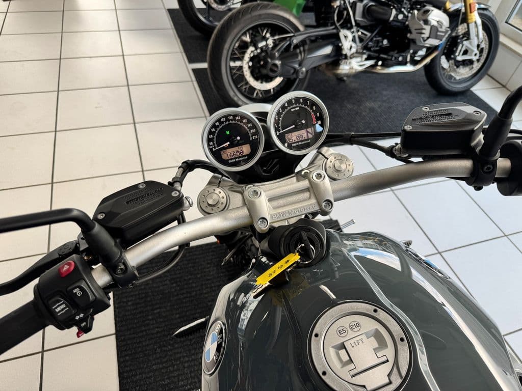 BMW R nineT Pure *Speichenräder* (01.10.2020) – Foto 15
