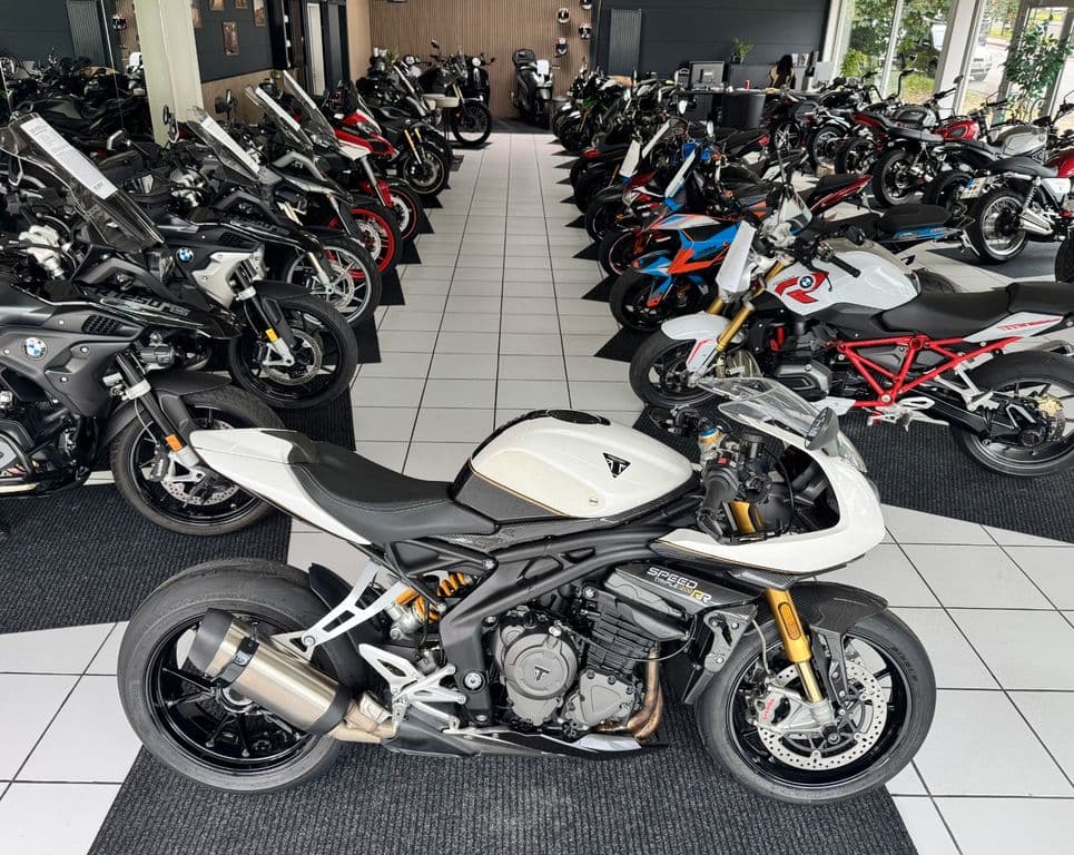 Triumph Speed Triple 1200 RR *1.Hand* (1)