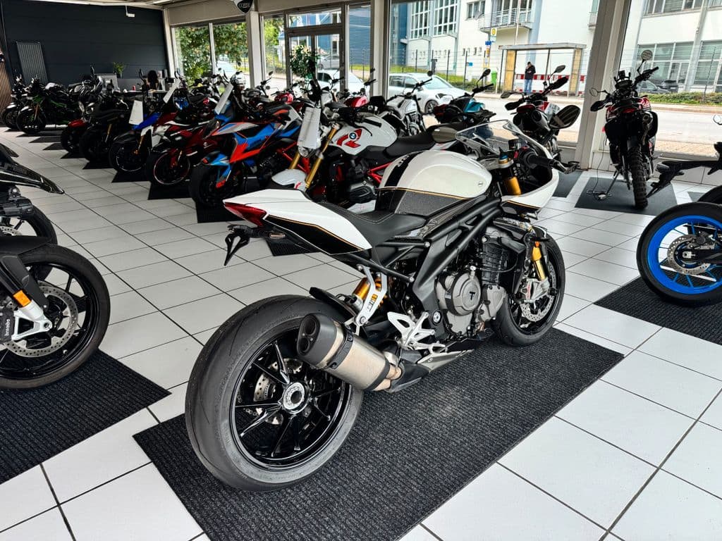 Triumph Speed Triple 1200 RR *1.Hand* (01.02.2022) – Foto 7