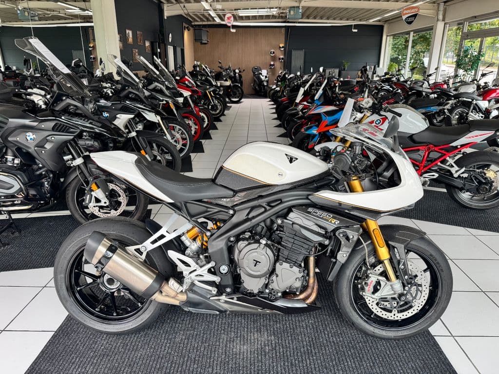 Triumph Speed Triple 1200 RR *1.Hand* (01.02.2022) – Foto 2