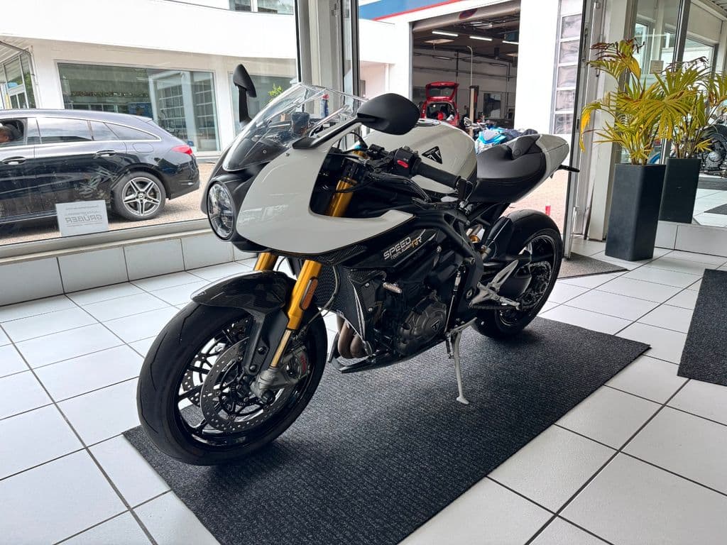 Triumph Speed Triple 1200 RR *1.Hand* (01.02.2022) – Foto 12