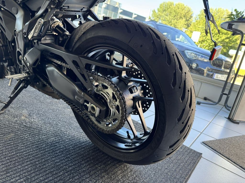 Yamaha MT-09 Y-AMT *1.Hand* (08.2025) – Foto 9