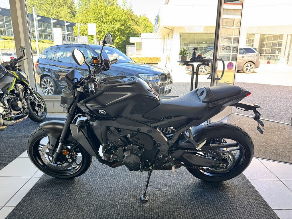 Yamaha MT-09 Y-AMT *1.Hand* (08.2025) – Foto 11