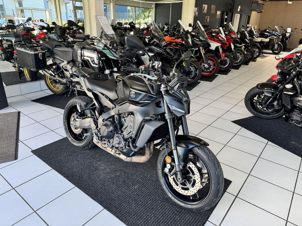 Yamaha MT-09 Y-AMT *1.Hand* (08.2025) – Foto 3