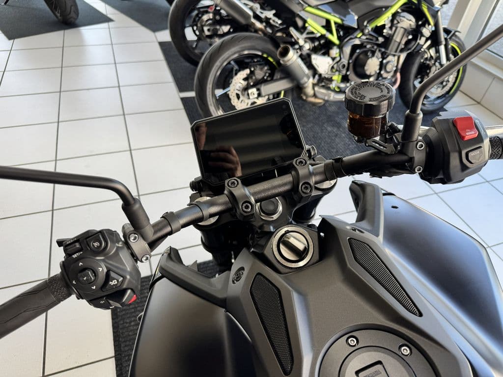 Yamaha MT-09 Y-AMT *1.Hand* (08.2025) – Foto 15
