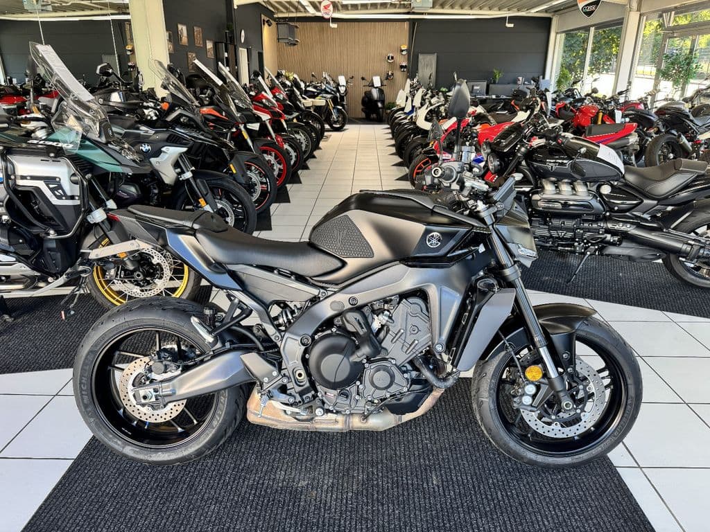 Yamaha MT-09 Y-AMT *1.Hand* (08.2025) – Foto 2