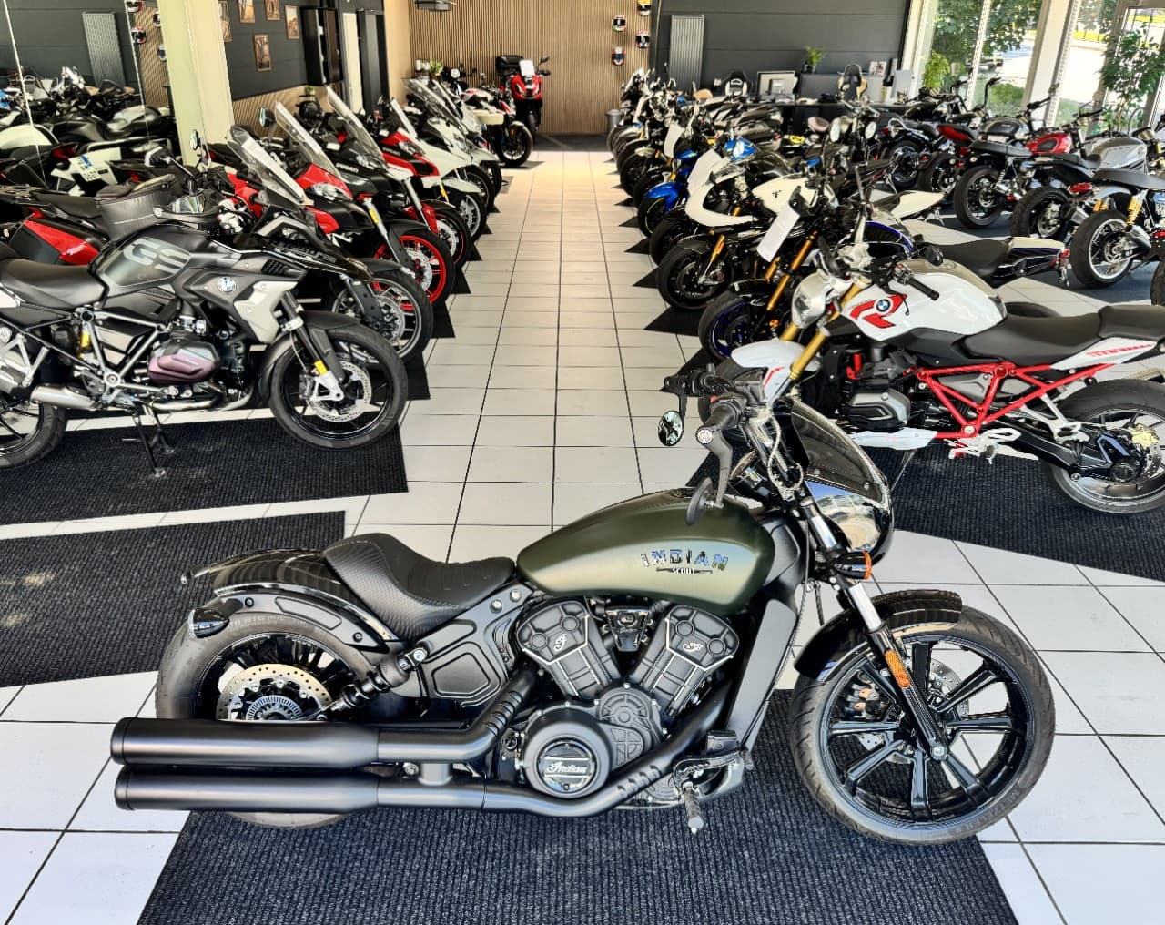 Indian Motorcycle Scout Rogue *1.Hand* (01.07.2023) – Foto 1